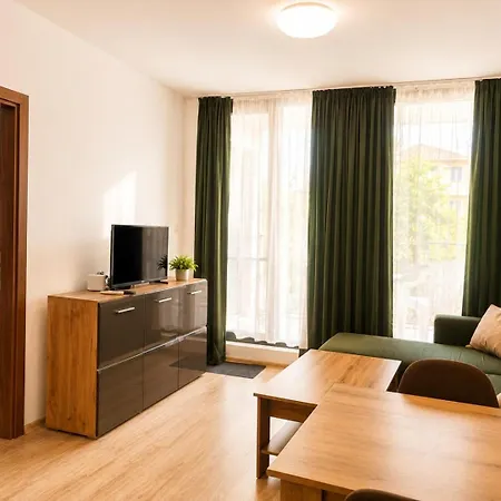 Urban Oasis Free Parking * Varna