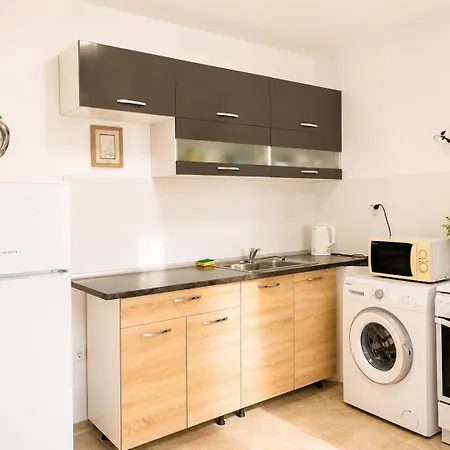 Urban Oasis Free Parking Apartment *