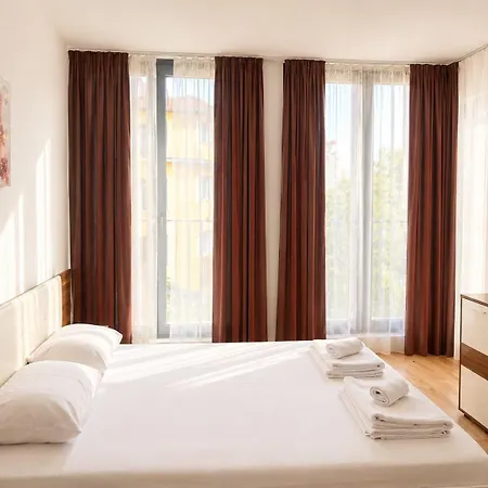 Urban Oasis Free Parking Apartment